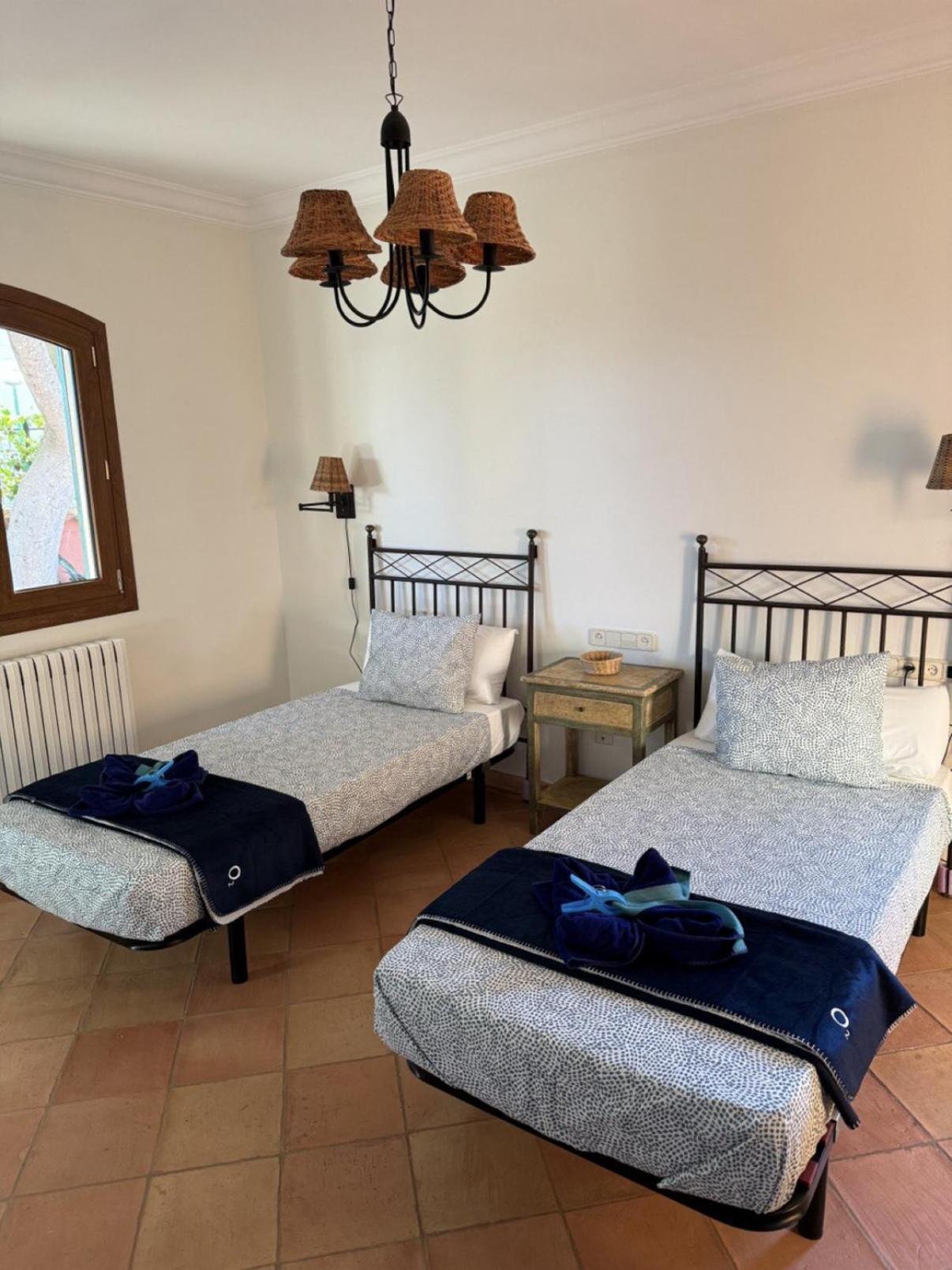 Mallorca Finca Haus Mit Pool Direkt Am Meer Es Trenc, Bootstour Moeglich Sa Ràpita Eksteriør bilde
